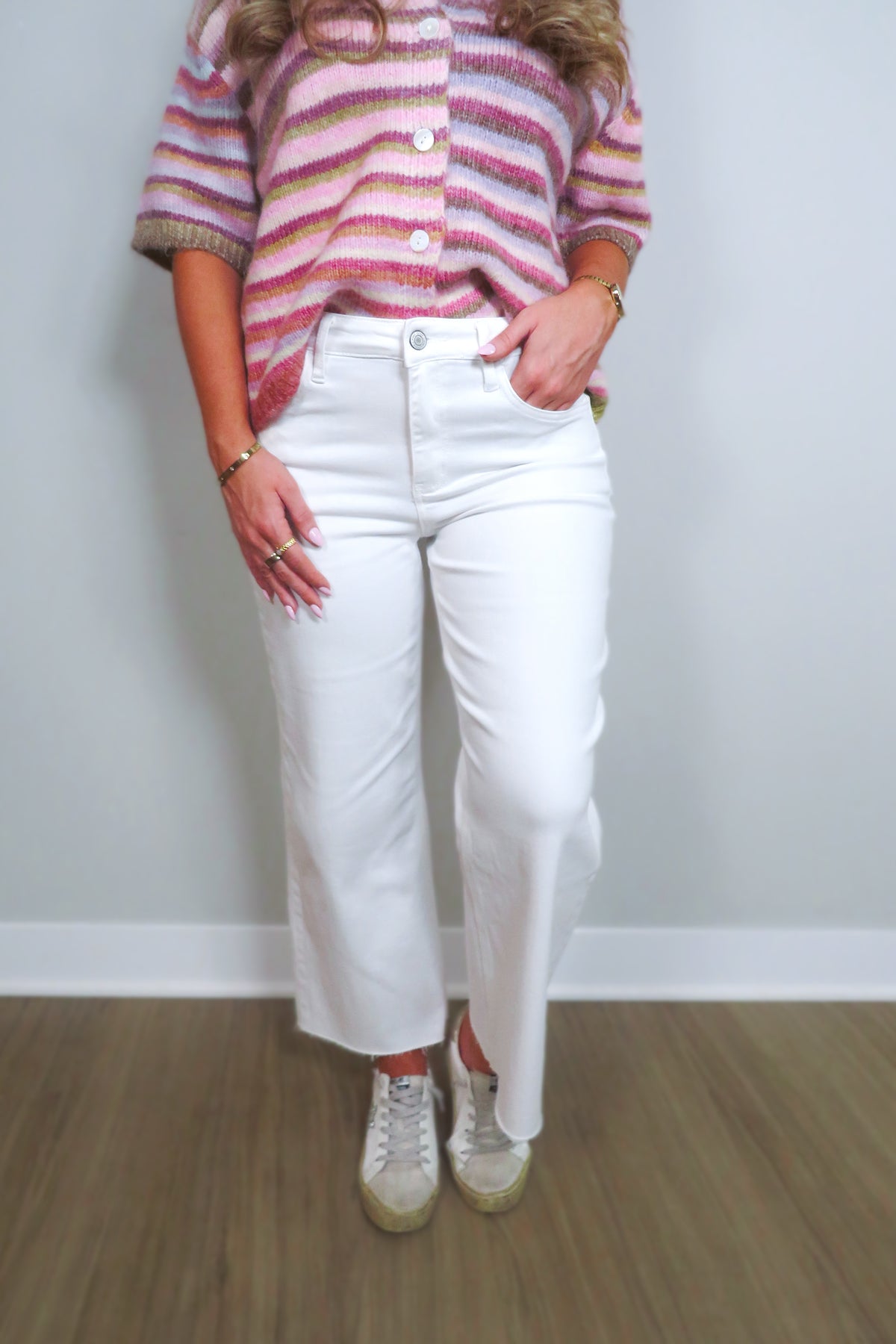 Walk in Grace Wide Leg Cropped Jeans